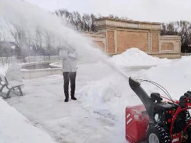 手推扫雪机应用视频